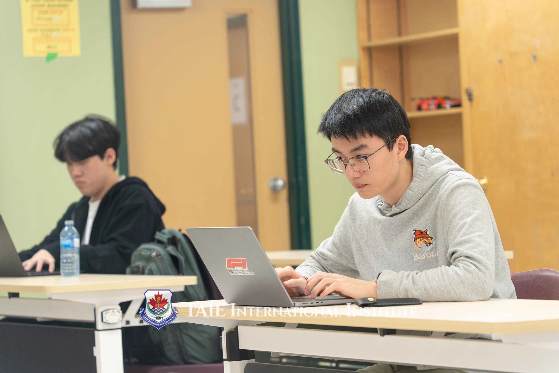 Cạnh tranh với Code: Khi Logic Gặp Tốc Độ