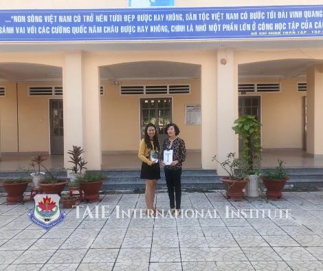 English Books as Christmas Gifts for a Vietnamese School