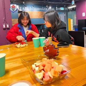 学以致餐丨达英学生沙拉手工坊